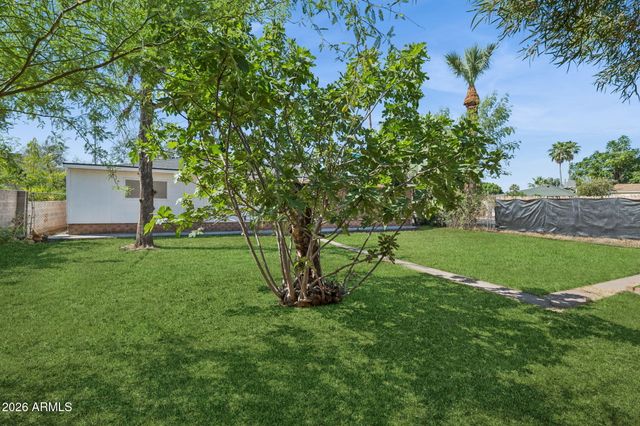 1802 E MISSOURI Avenue, Phoenix, AZ 85016