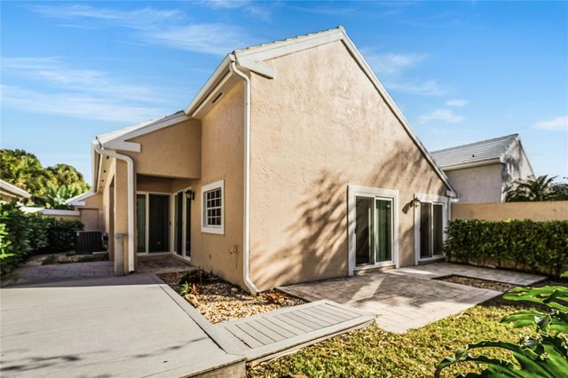 58 WINDSOR LANE, Palm Beach Gardens, FL 33418