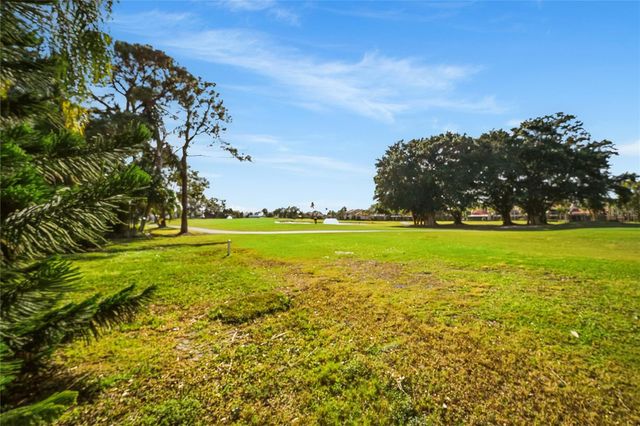 58 WINDSOR LANE, Palm Beach Gardens, FL 33418