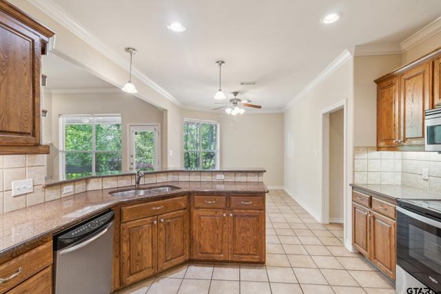 3975 Chapel Woods Blvd, Tyler, TX 75707