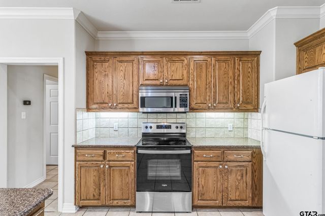 3975 Chapel Woods Blvd, Tyler, TX 75707