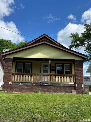 715 W CORRINGTON Avenue, Peoria, IL 61604