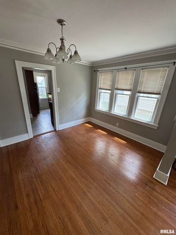 715 W CORRINGTON Avenue, Peoria, IL 61604