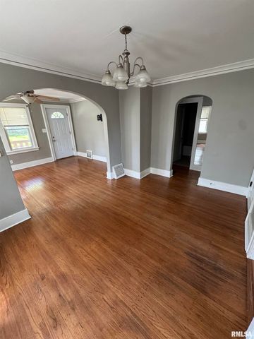 715 W CORRINGTON Avenue, Peoria, IL 61604