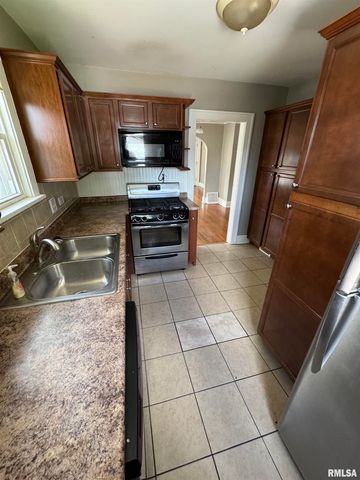 715 W CORRINGTON Avenue, Peoria, IL 61604