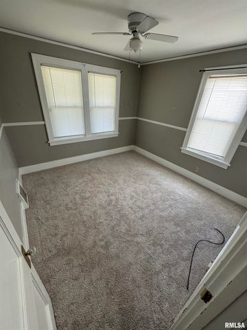 715 W CORRINGTON Avenue, Peoria, IL 61604