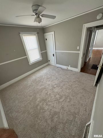 715 W CORRINGTON Avenue, Peoria, IL 61604