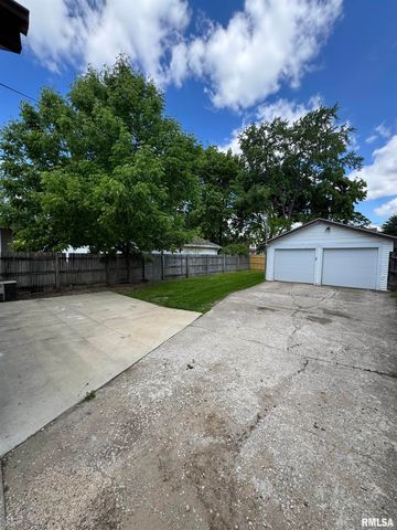 715 W CORRINGTON Avenue, Peoria, IL 61604