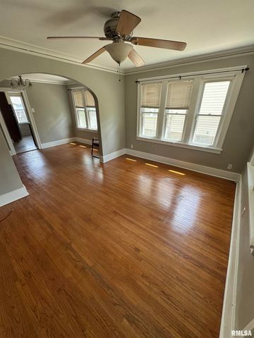 715 W CORRINGTON Avenue, Peoria, IL 61604