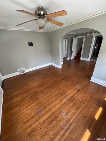 715 W CORRINGTON Avenue, Peoria, IL 61604