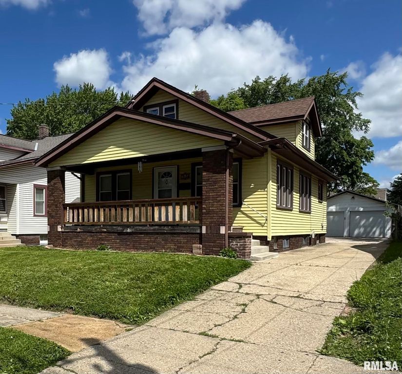 715 W CORRINGTON Avenue, Peoria, IL 61604