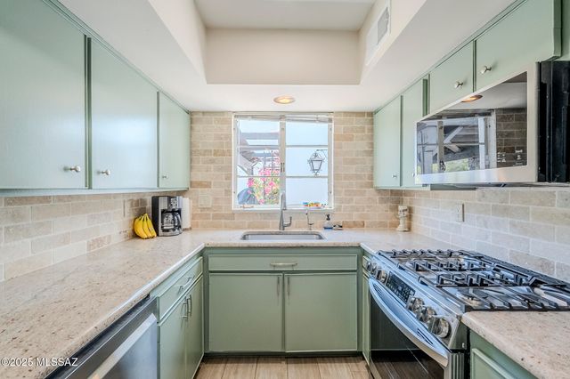 468 W Esperanza Boulevard, Green Valley, AZ 85614