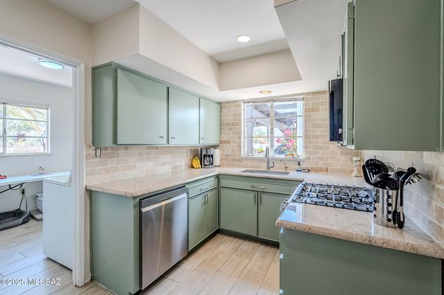 468 W Esperanza Boulevard, Green Valley, AZ 85614