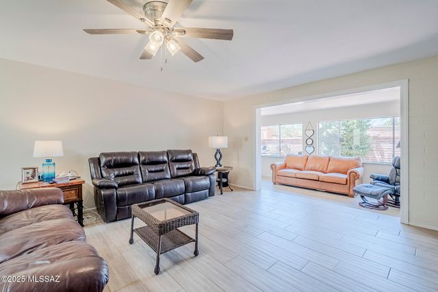 468 W Esperanza Boulevard, Green Valley, AZ 85614