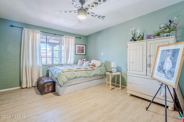 468 W Esperanza Boulevard, Green Valley, AZ 85614