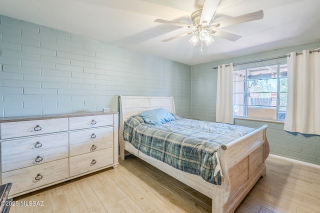 468 W Esperanza Boulevard, Green Valley, AZ 85614