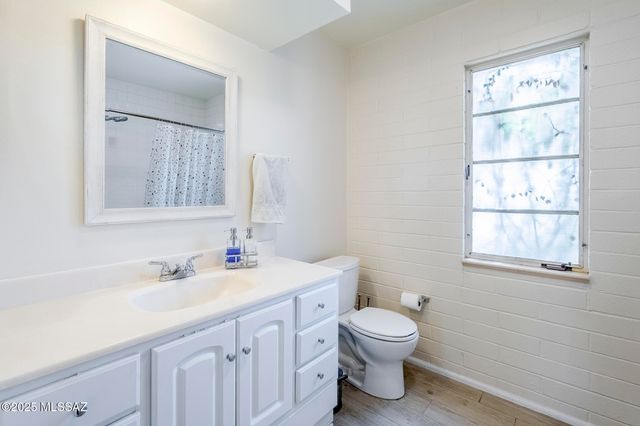 468 W Esperanza Boulevard, Green Valley, AZ 85614