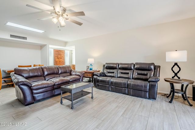 468 W Esperanza Boulevard, Green Valley, AZ 85614