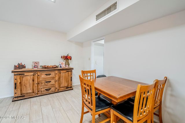 468 W Esperanza Boulevard, Green Valley, AZ 85614