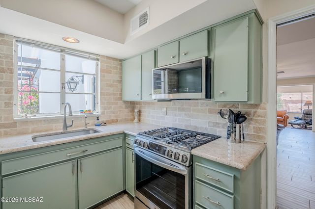 468 W Esperanza Boulevard, Green Valley, AZ 85614