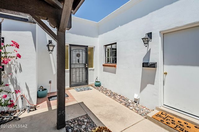 468 W Esperanza Boulevard, Green Valley, AZ 85614