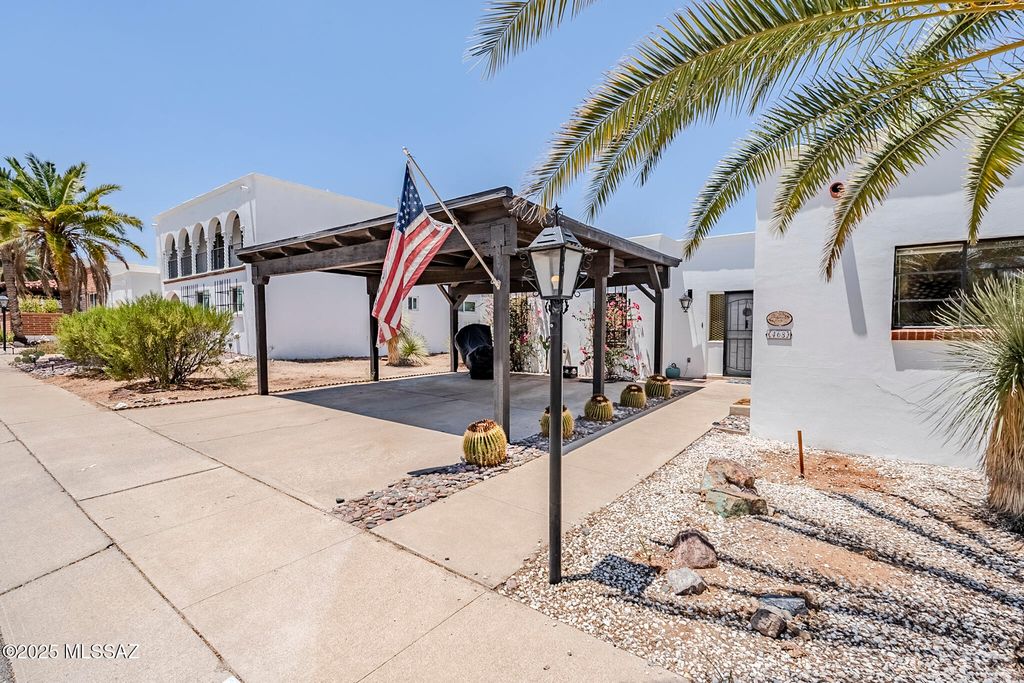 468 W Esperanza Boulevard, Green Valley, AZ 85614