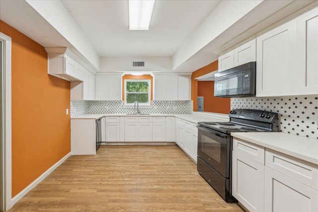 7130 Brace Street, Houston, TX 77061