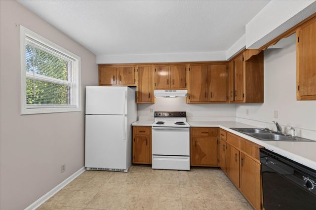 1531 E Knollwood Cir, Clarksville, TN 37043