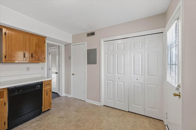 1531 E Knollwood Cir, Clarksville, TN 37043