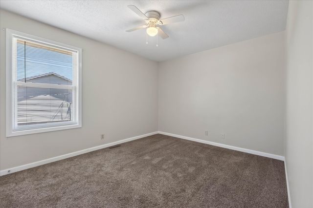 1531 E Knollwood Cir, Clarksville, TN 37043