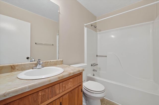 1531 E Knollwood Cir, Clarksville, TN 37043