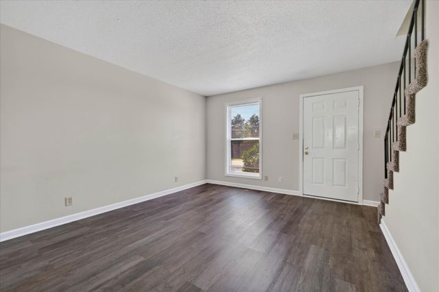 1531 E Knollwood Cir, Clarksville, TN 37043