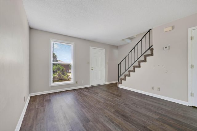 1531 E Knollwood Cir, Clarksville, TN 37043