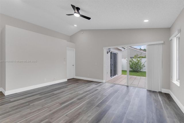 1592 S Salerno Cir, Weston, FL 33327