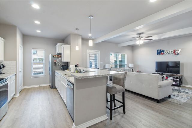 510 Momma Bear Drive, College Station, TX 77845