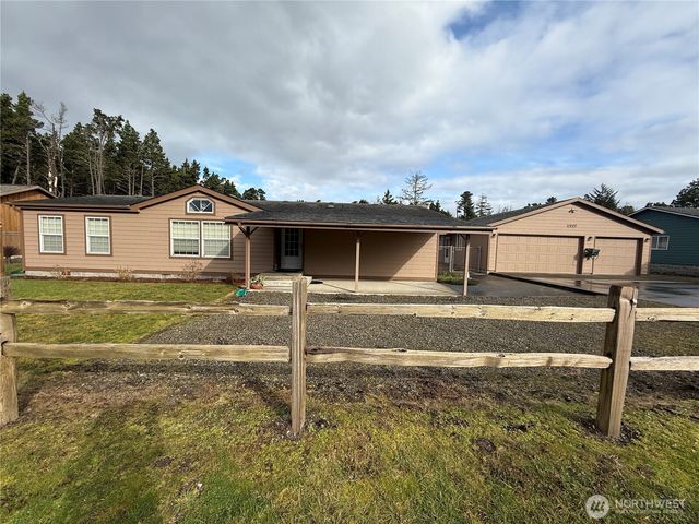 1207 215th Lane, Ocean Park, WA 98640