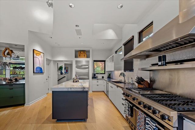 501 Westlake DR, West Lake Hills, TX 78746