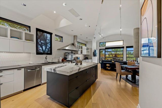 501 Westlake DR, West Lake Hills, TX 78746