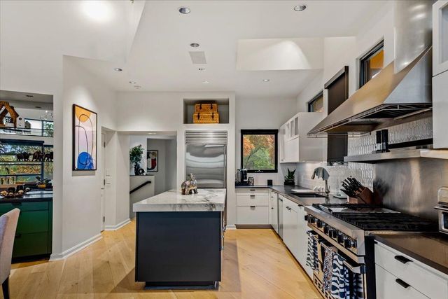 501 Westlake DR, West Lake Hills, TX 78746