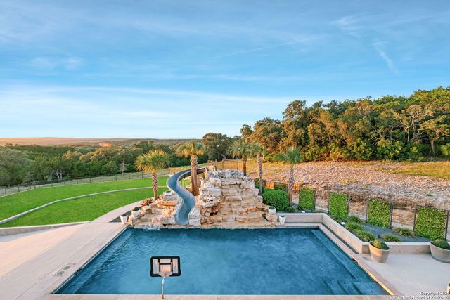8129 Garden Oaks Dr, Garden Ridge, TX 78266