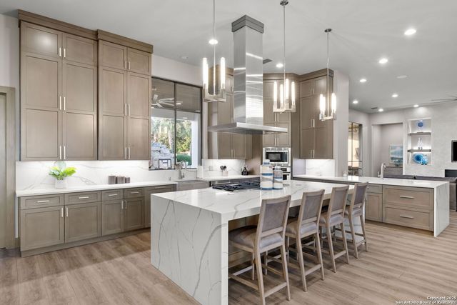 8129 Garden Oaks Dr, Garden Ridge, TX 78266