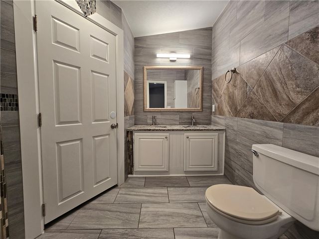 12845 Kellie Circle, Rogers, AR 72756