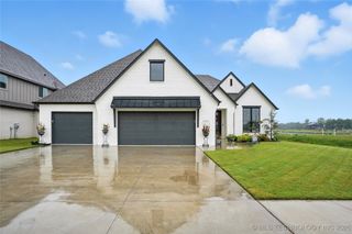 2950 E 146th Place, Bixby, OK 74008