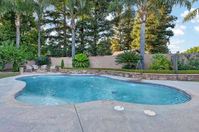 601 Decatur Avenue, Clovis, CA 93611