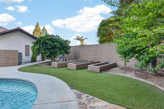 601 Decatur Avenue, Clovis, CA 93611