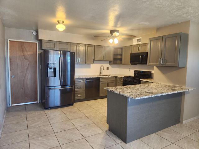 732 Turner Drive NE, Albuquerque, NM 87123