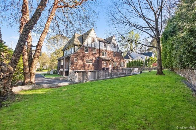 64 Trenor Drive, New Rochelle, NY 10804