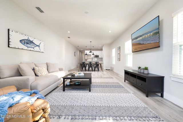 817 7TH Avenue S, Jacksonville Beach, FL 32250