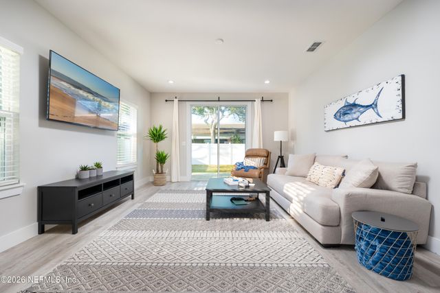 817 7TH Avenue S, Jacksonville Beach, FL 32250