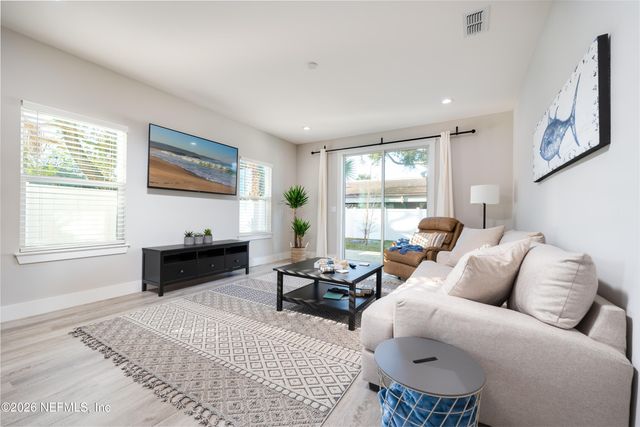 817 7TH Avenue S, Jacksonville Beach, FL 32250